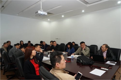 半导体所召开党委中心组学习扩大会