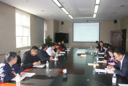 青岛能源所党委组织召开党外人士座谈会