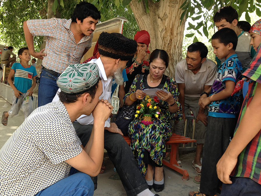 和田著名宣讲员助力新疆分院访惠聚工作