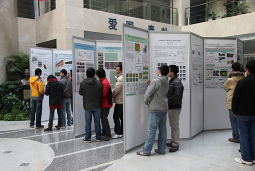 地质地球所召开2010年博士后研究生学术报告