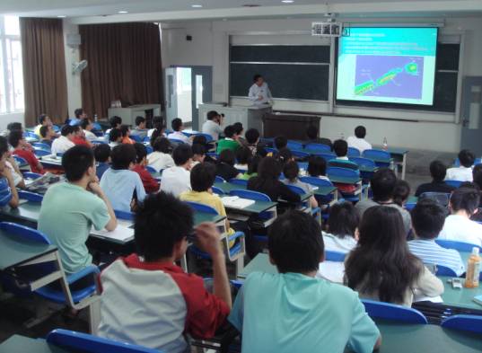 近物所在四川大学开展学科前沿讲座