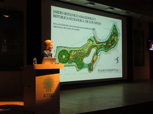 世界著名园林规划设计师到版纳植物园讲课