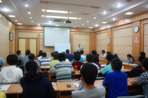 武汉植物园举办英文写作培训班