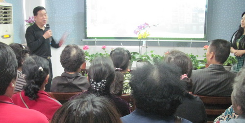武汉植物园科普课堂走进卓刀泉街名都花园社区