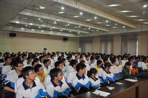 奇妙的对称科普报告走进沈阳市第四、第五中学