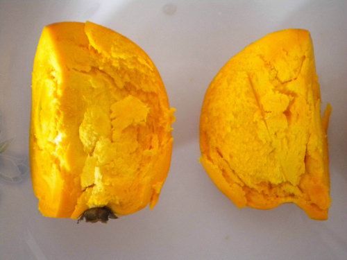 果肉酷似蛋黄的蛋黄果