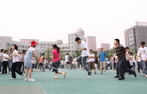微生物研究所举行2010年趣味运动会