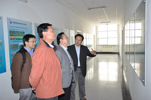 谭铁牛调研东北地理所