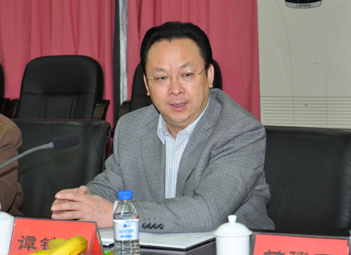 谭铁牛调研东北地理所