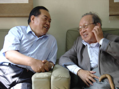 云南省委陈培忠副书记看望吴征镒院士(图)