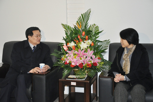 江苏省委副书记王国生来南京天光所慰问崔向群