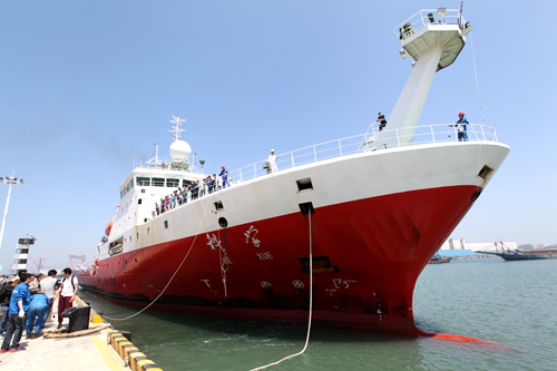 科学号完成雅浦-马里亚纳海山科考任务