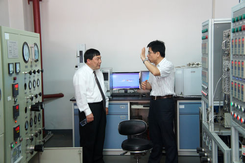 美国密歇根理工大学教授胡云行访问山西煤化所