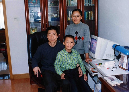 中国航天第一人杨利伟和他的家人(图)