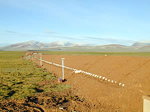 青藏铁路工程冻土路基筑路技术与示范工程建设