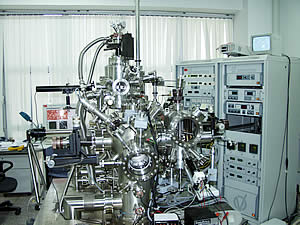 薄膜\/纳米结构的控制生长和量子操纵研究集体----中国科学院