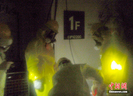 日本原子能安全保安院2011年3月23日发布的照片显示了福岛第一核电站内部建筑物受损情况。