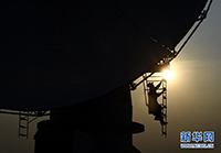 太原卫星发射中心阳曲站的技术人员在进行雷达标校
