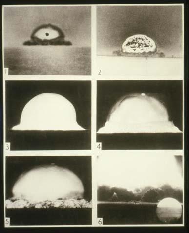 世界上第一颗原子弹爆炸的景象