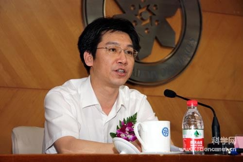 团中央书记处书记、全国青联副主席贺军科发表讲话