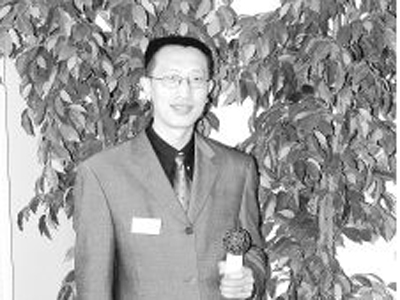 走在克隆技术世界前沿的青年科学家——周琪