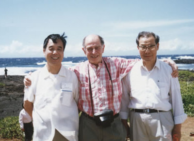 1996年，严东生在日本大岛参加纳米国际会议