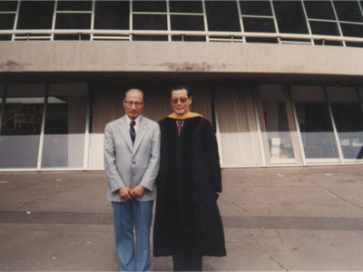 1986年，严东生被授予伊利诺伊大学名誉科学博士学位