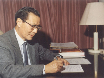 1984年，严东生在北京起草中国科学院改革提纲