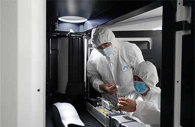 勇敢的人，往前走