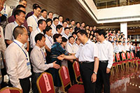 “西部之光”人才培养计划实施15周年，李源潮、新疆自治区党委书记张春贤等亲切会见参会代表